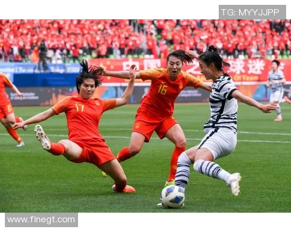 中国对阵韩国足球直播精彩瞬间全记录与赛后分析